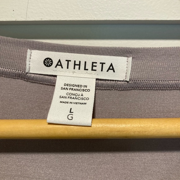 Athleta T-shirt - Picture 4 of 7
